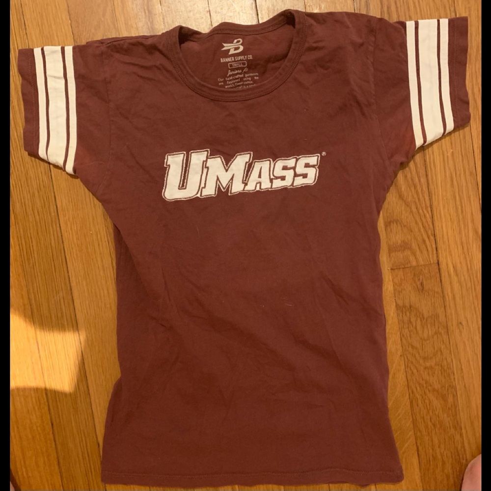 Umass retro tshirt